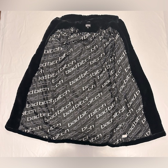 POSTER GIRL SPELL IT OUT FOR YOU FAUX FUR COAT - Picture 6 of 6